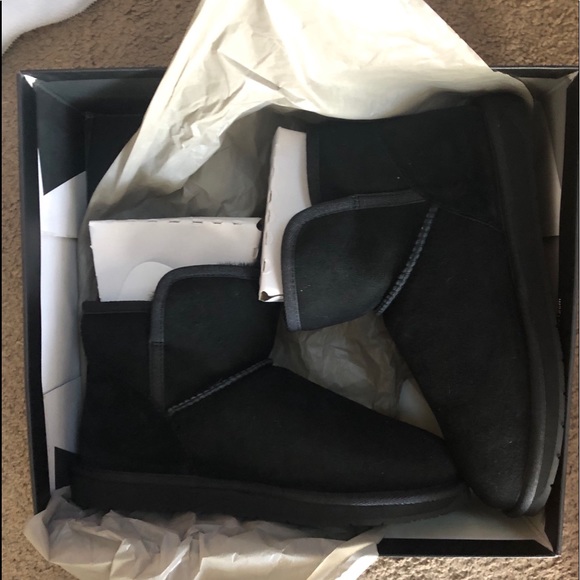 Shoes - NWT fuzzy boots
